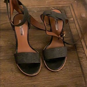 BCBG HEELS BLACK